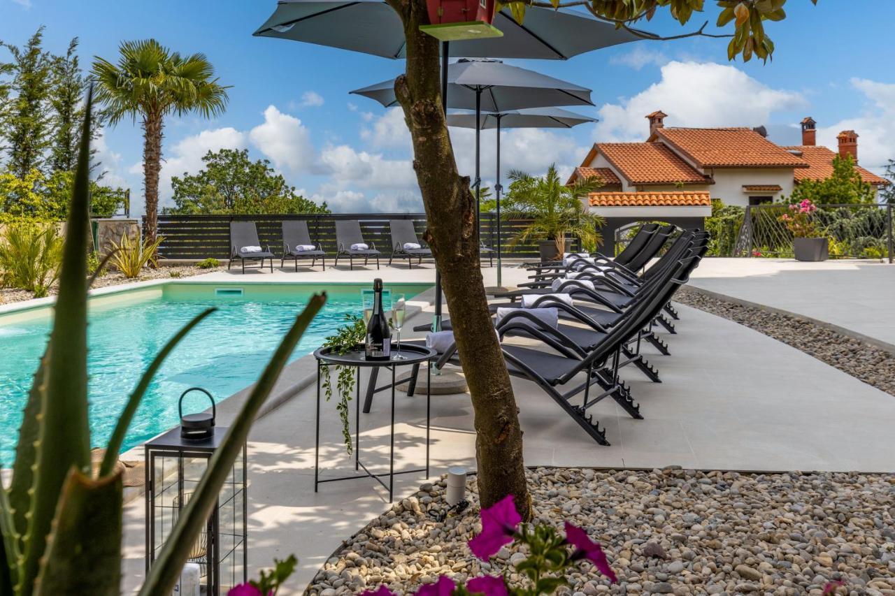 Villa Adriatic, Apartment Rebecca With Heated Swimming Pool, Sew View, Childrens Playground Ičići Εξωτερικό φωτογραφία